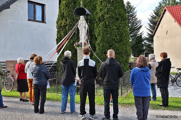 Koronka na ulicach naszej parafii