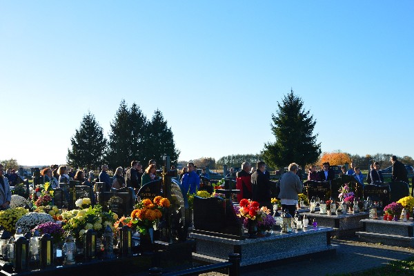 1 listopada - Uroczystość Wszystkich Świętych /FOTOREPORTAŻ/